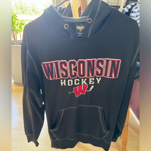 Wisconsin Hockey hoodie size Medium - Picture 1 of 3